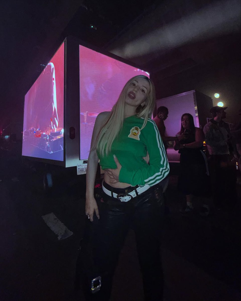 AVA MAX tweet media