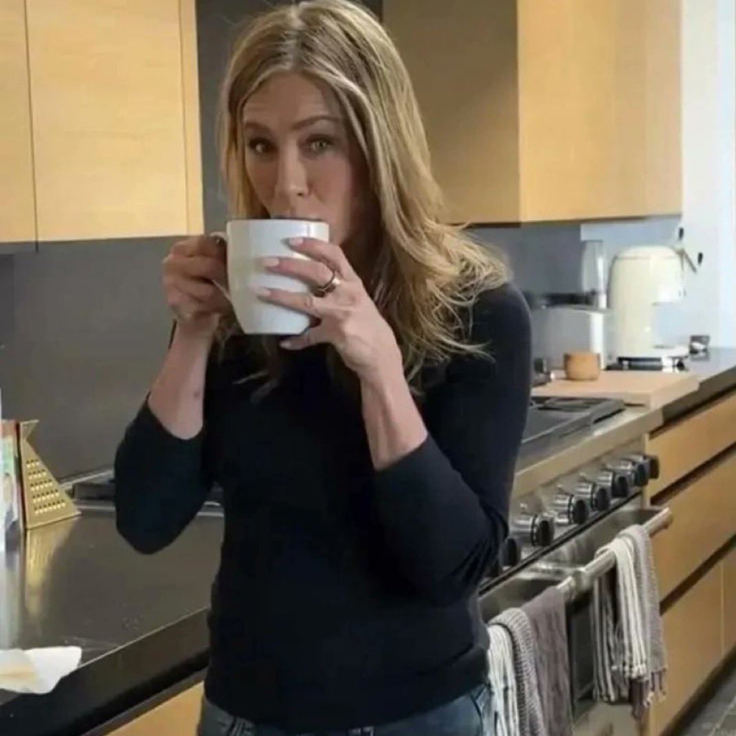 Jennifer Aniston tweet media