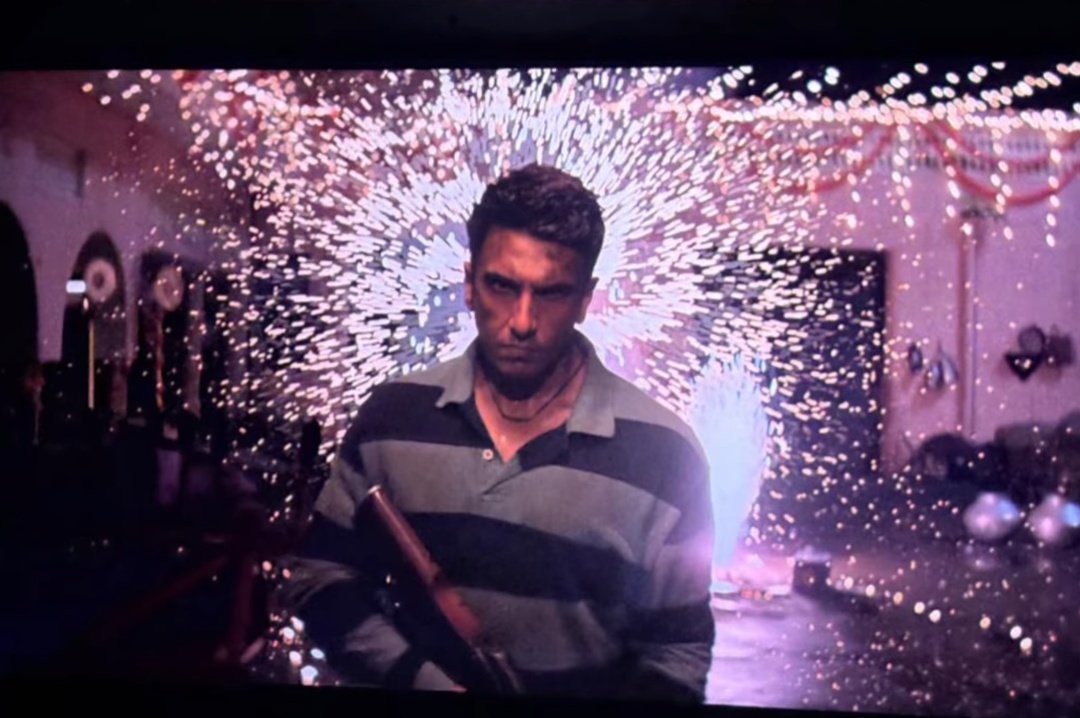 He doesn't just act, his eyes make you feel it🤌🫶

RANVEER SINGH WHAT A PHENOMENAL PERFORMER YOU ARE🔥🫡
#RanveerSingh #DhurandharTheRevenge