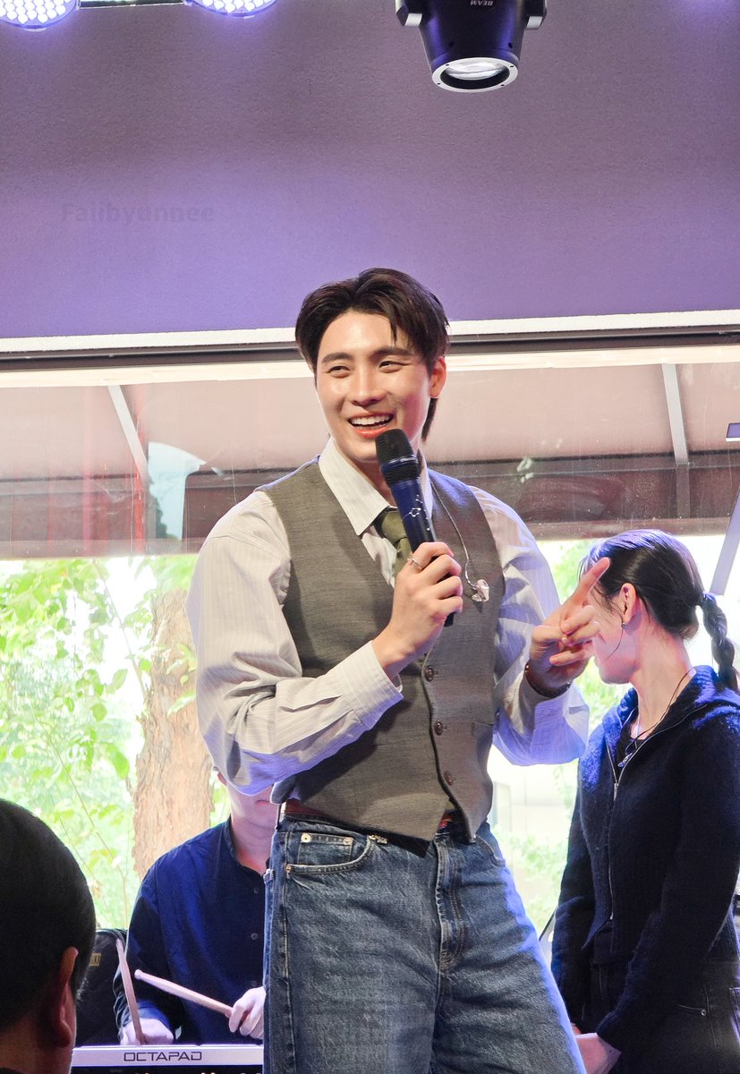 faiibyunnee's tweet photo. วันนี้มีรอบซาวด์เช็คด้วยนะคะ 😂
#MeanPhiravich
#MeanTro https://t.co/klod3pyyMx