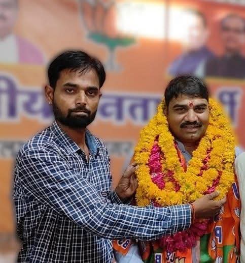 asrajpoot778's tweet photo. बड़े भाई पूर्व संगठन मंत्री भाजपा जिला उपाध्यक्ष आदरणीय श्री @Ravindralodhi13 जी को @BJP4MP में #पिछड़ा_वर्ग_मोर्चा #प्रदेश_महामंत्री नियुक्त होने पर हार्दिक शुभकामनाएं बधाई। https://t.co/FOBB9ZBBj7