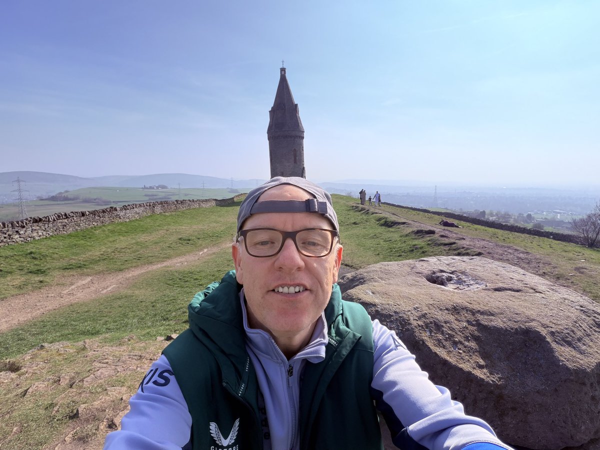 RichardKosmala's tweet image. Anytime the train to the Airport has stopped here I always think how stunning the backdrop looks and one day I’d be there for a walk and a game. Today was that day! 🙏 Such a warm welcome &amp;amp; wild game @MossleyAFC 3-2 win with 10 humans 😅 #groundhopping #nonleague #stepfour
