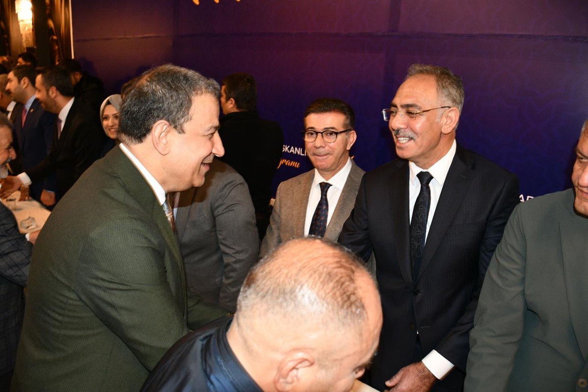 mustafayavvuz's tweet photo. Akparti İl Başkanlığımızın düzenlemiş olduğu Bayramlaşma Törenine katıldık.
Teşkilat mensubu dostlarımızla biraraya gelmenin mutluluğunu yaşadık.
Hasbihal ederek bayramlaştık.
Allah birlik ve beraberliğimizi daim eylesin inşallah…
Bu organizasyondan dolayı İl Başkanımız @milhamigunbegi’ye yönetimine ve emeği geçenlere teşekkür ederim…