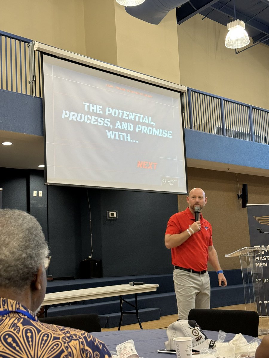 Coach Ryan Smith tweet media