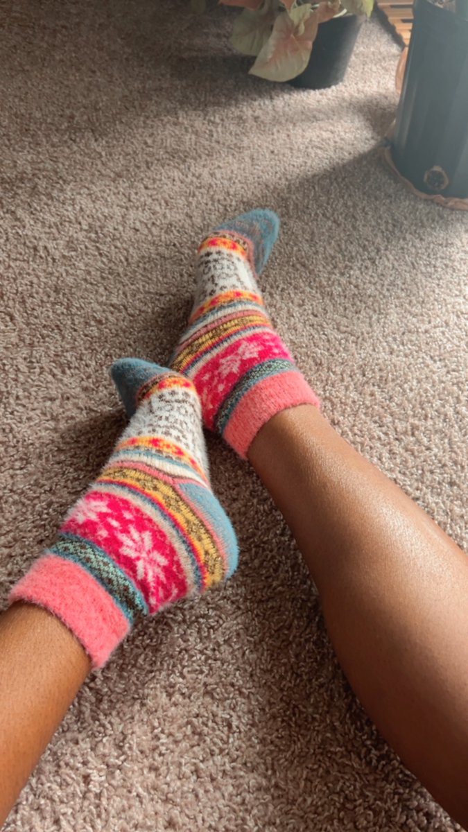 Payfancy's tweet photo. Sniff ? 

#findomfeet 
#dirtysocks
#feetfetısh https://t.co/D5ME1GrqYb