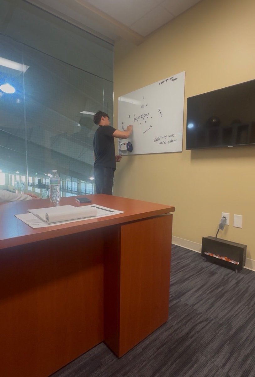 Logan Steele tweet media