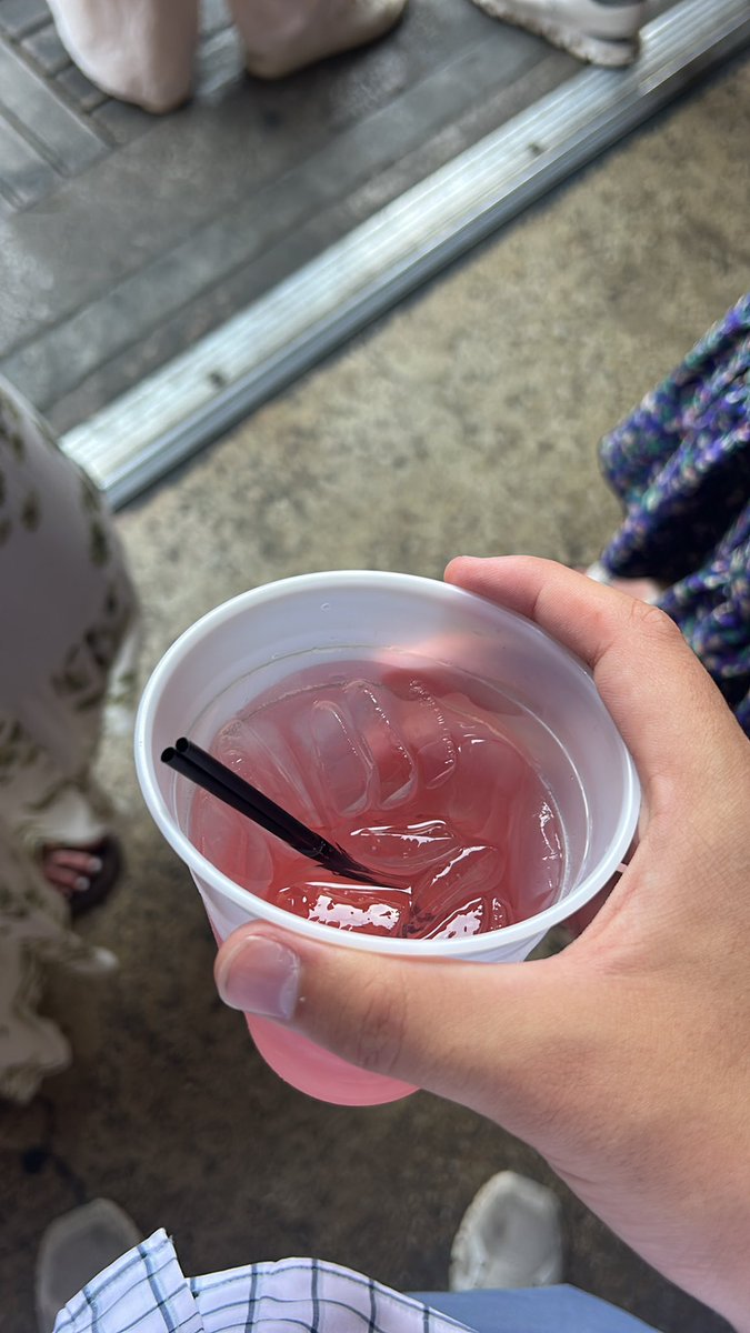 GoochXavier's tweet photo. Blackberry Mule on Mom’s tab. Try to stop me, you can’t https://t.co/GVuyWlaivW
