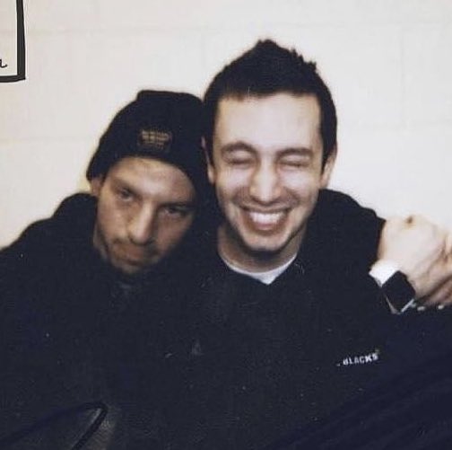 ezra crøw • • tweet media