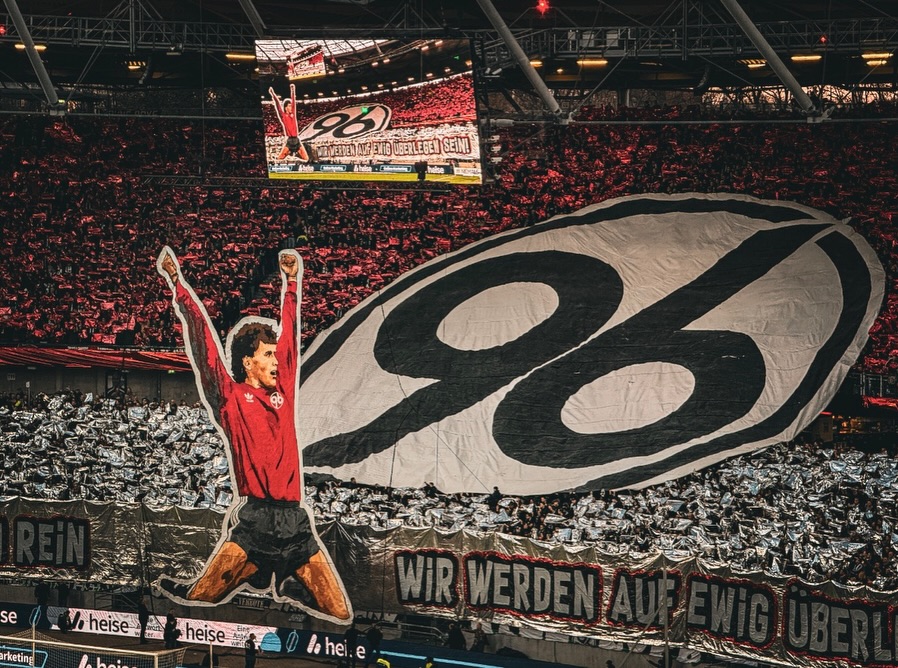 𝕊𝕋𝔸ℕ𝔻 𝕐𝕆𝕌ℝ 𝔾ℝ𝕆𝕌ℕ𝔻 👊 tweet media