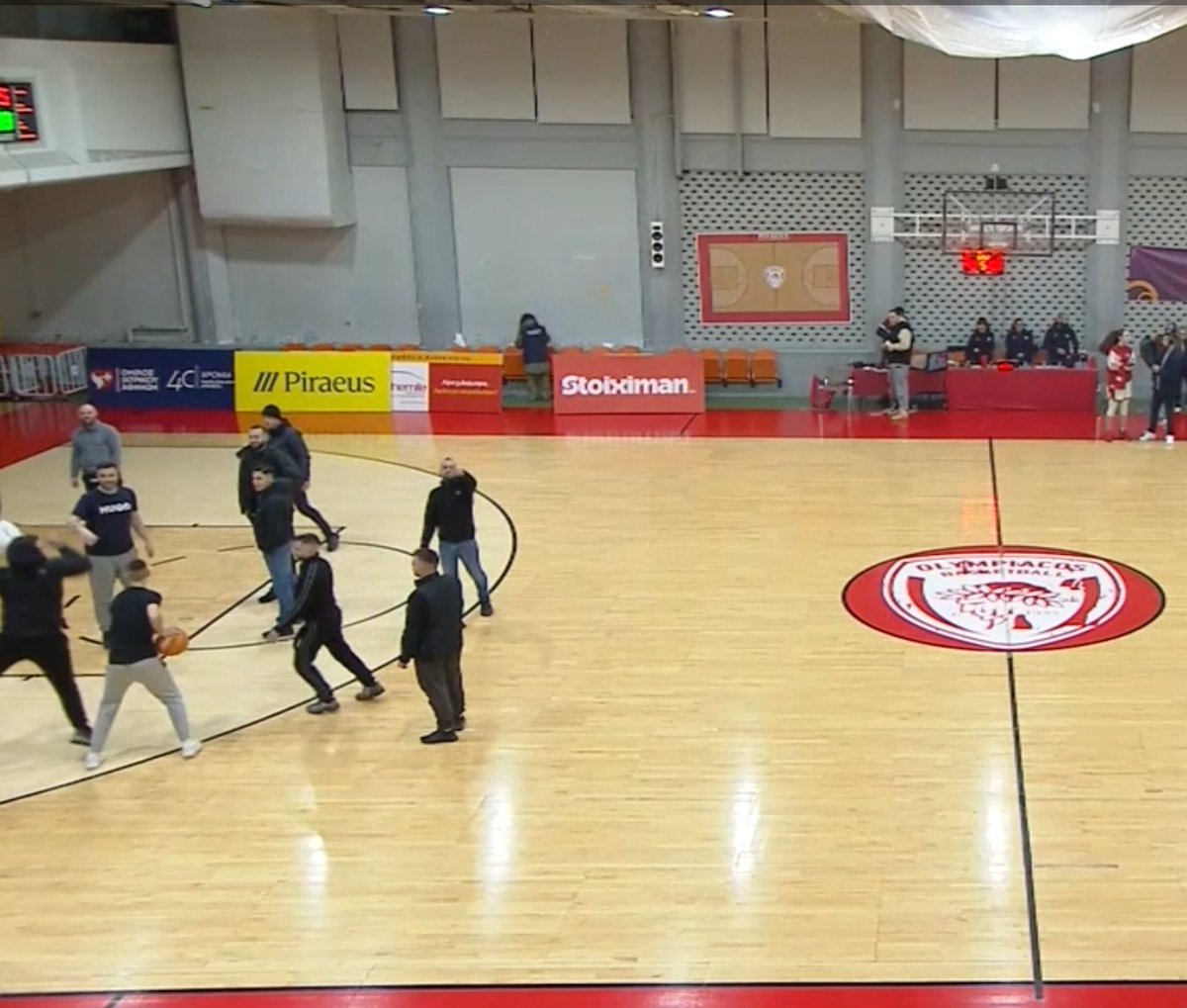 DimitrisV13 tweet media