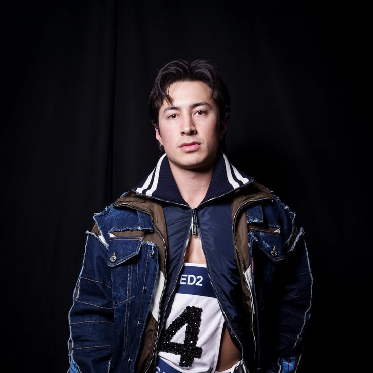 HudsonwilliamMX's tweet photo. Lo afortunados que fuimos de vivir en tiempo real, uno de los debuts más impresionantes que ha tenido la industria. Hudson Williams en la temporada de premios y semanas de la moda 2026; siempre serás recordado.