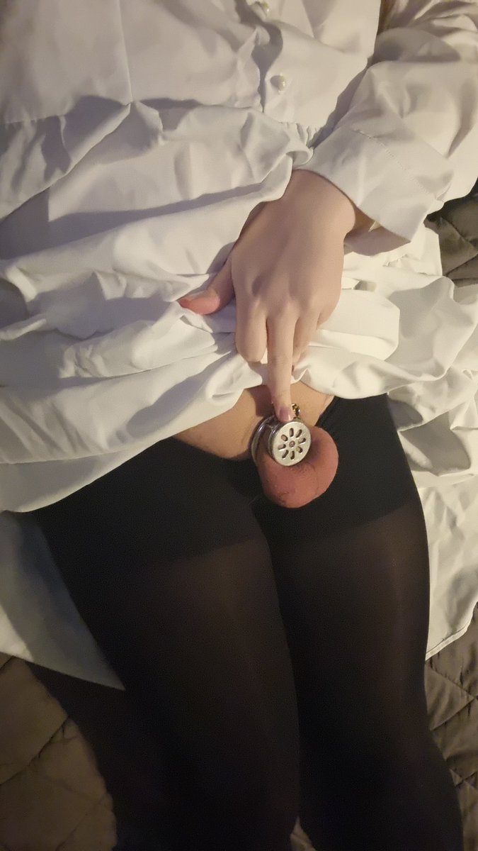 SLily97's tweet photo. Needy girl hours,being locked just feels so right 💜 https://t.co/hANRBwPYbK