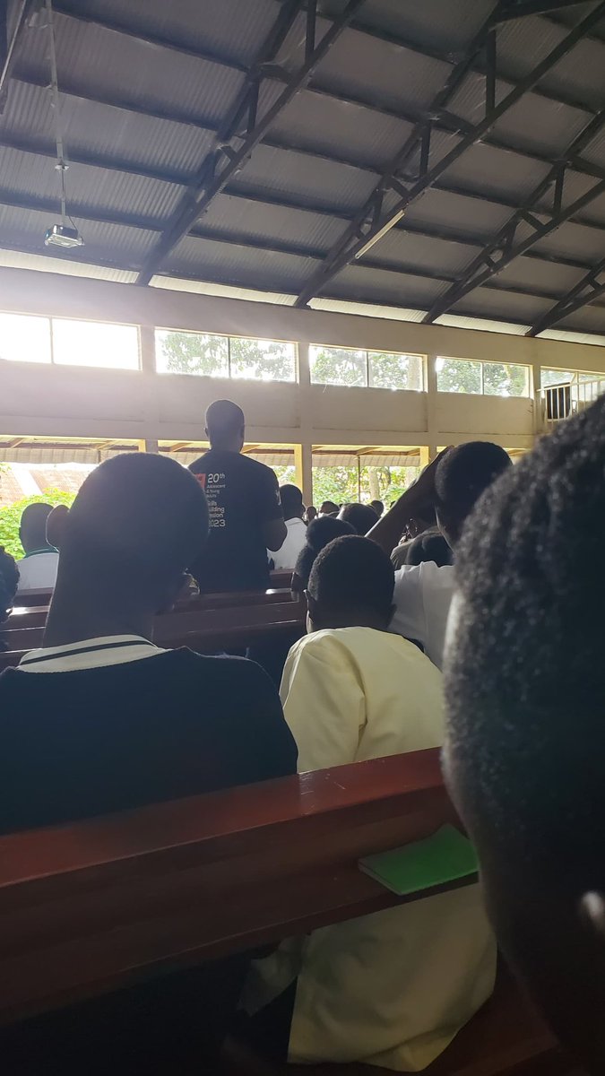 NutritionistKD's tweet image. Today, @BwindiHospital, we had a grand ward round where we discussed about #SAM with over 700 students at @unsbwindi &amp;amp; @uchsbwindi, offering Clinical Medicine, Laboratory, Nursing &amp;amp; Midwifery.

As a #Nutritionist and team lead, I discussed after a case presentation, the etiology