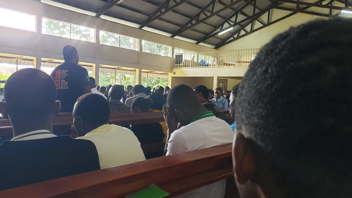 NutritionistKD's tweet image. Today, @BwindiHospital, we had a grand ward round where we discussed about #SAM with over 700 students at @unsbwindi &amp;amp; @uchsbwindi, offering Clinical Medicine, Laboratory, Nursing &amp;amp; Midwifery.

As a #Nutritionist and team lead, I discussed after a case presentation, the etiology