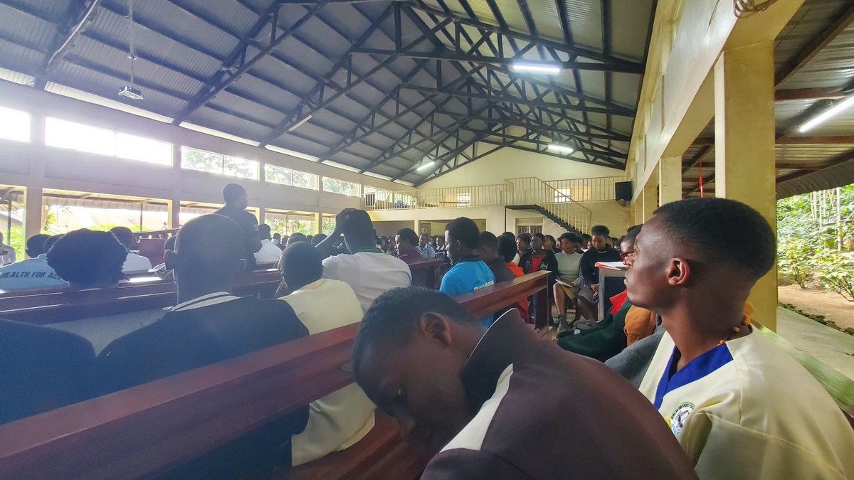 NutritionistKD's tweet image. Today, @BwindiHospital, we had a grand ward round where we discussed about #SAM with over 700 students at @unsbwindi &amp;amp; @uchsbwindi, offering Clinical Medicine, Laboratory, Nursing &amp;amp; Midwifery.

As a #Nutritionist and team lead, I discussed after a case presentation, the etiology