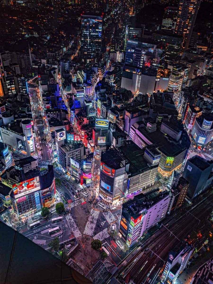 EarthySoulX's tweet photo. Night in Tokyo https://t.co/URRva4OGSo