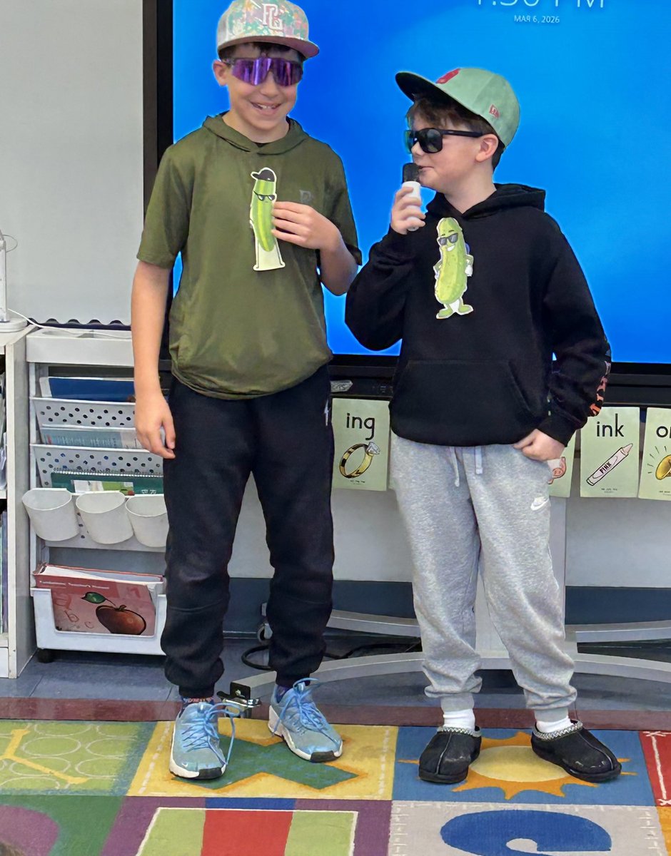 Miss Hood tweet media