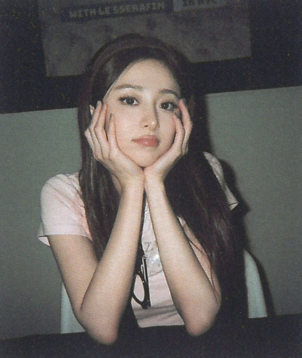 ‎yunjin tweet media