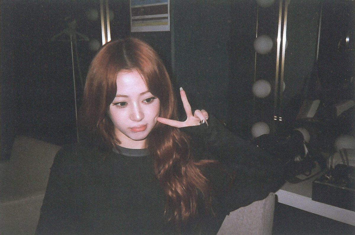 ‎yunjin tweet media