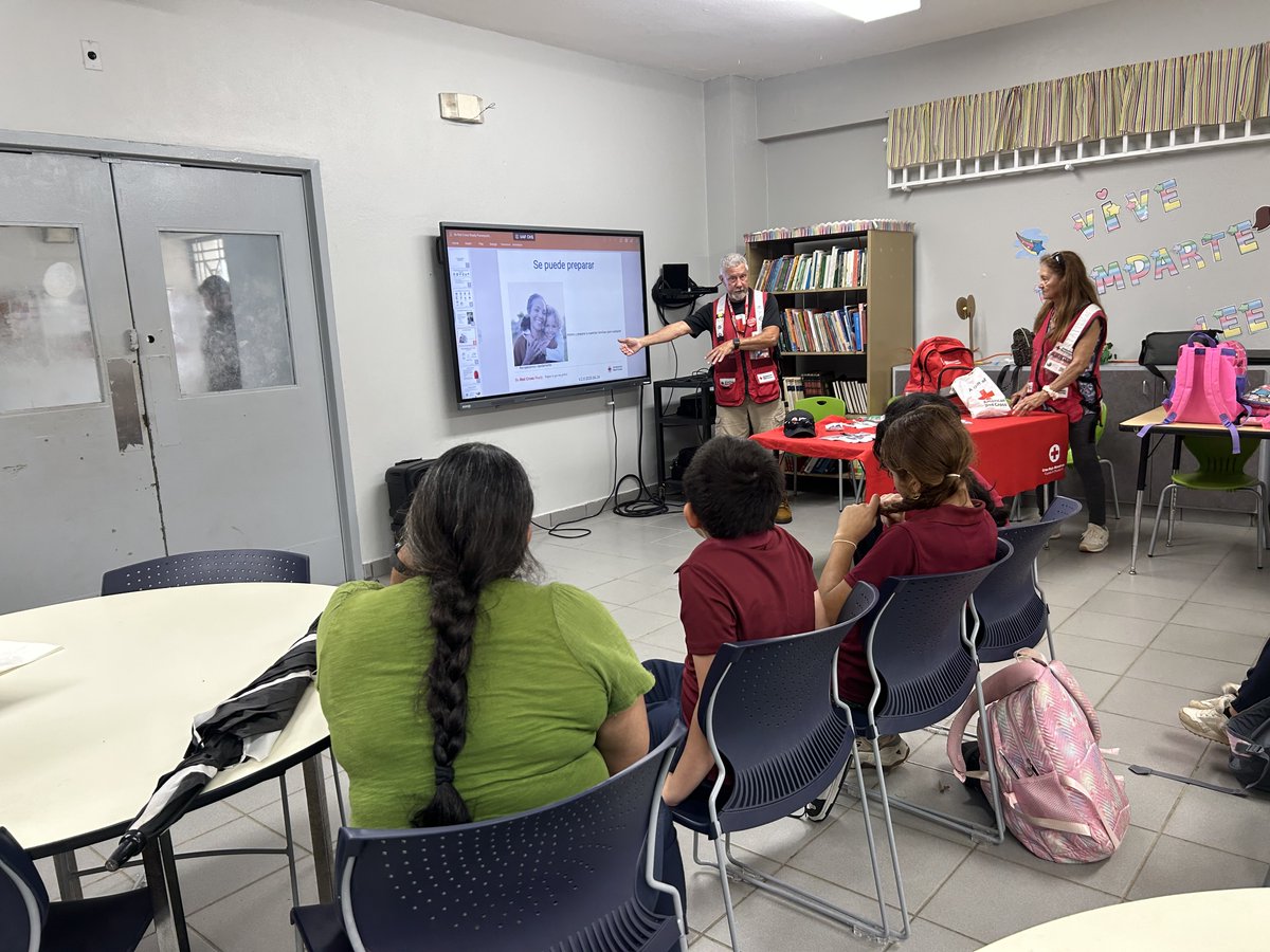 Cruz Roja PR tweet media