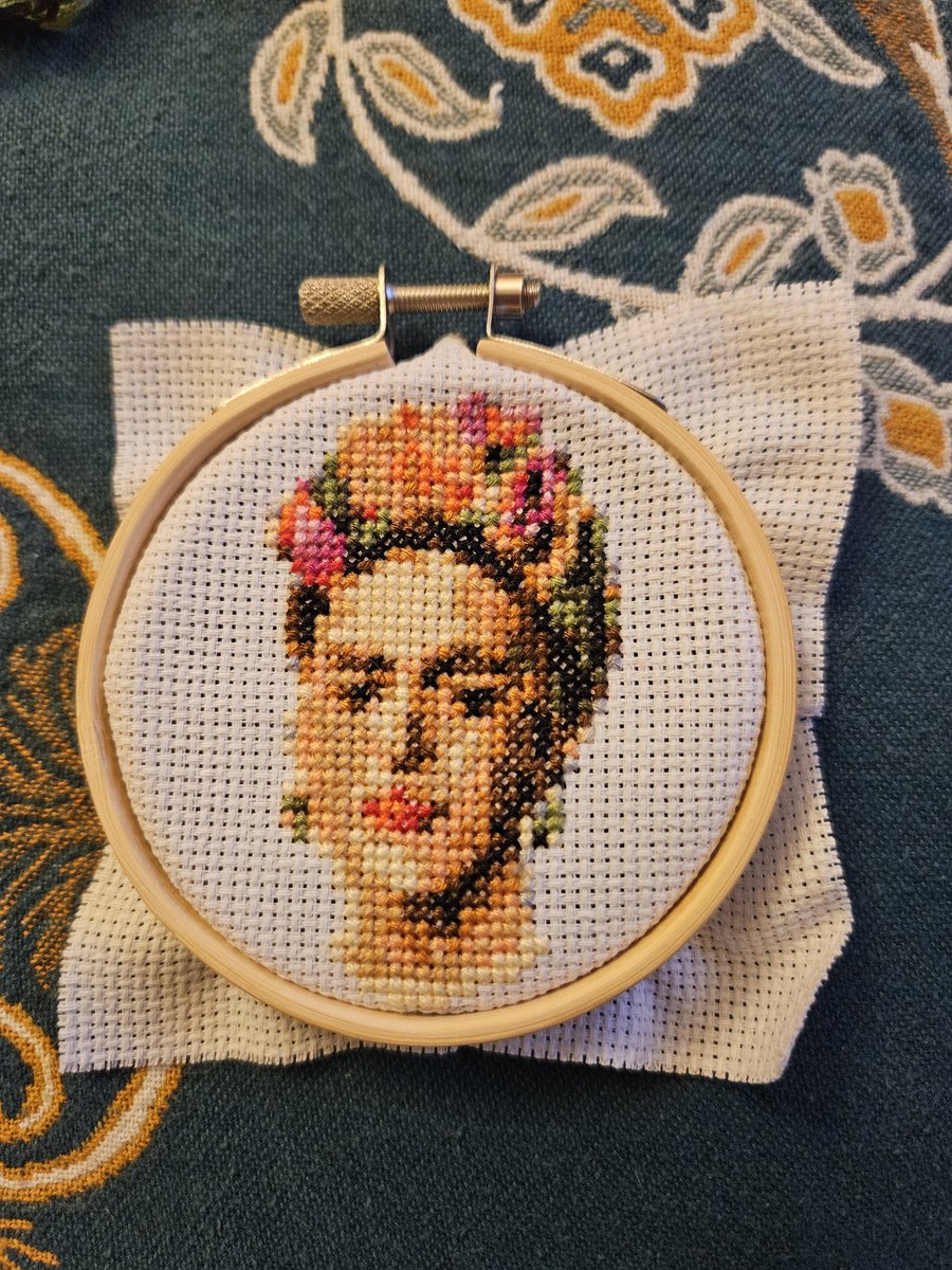 (✿◠‿◠) tweet media