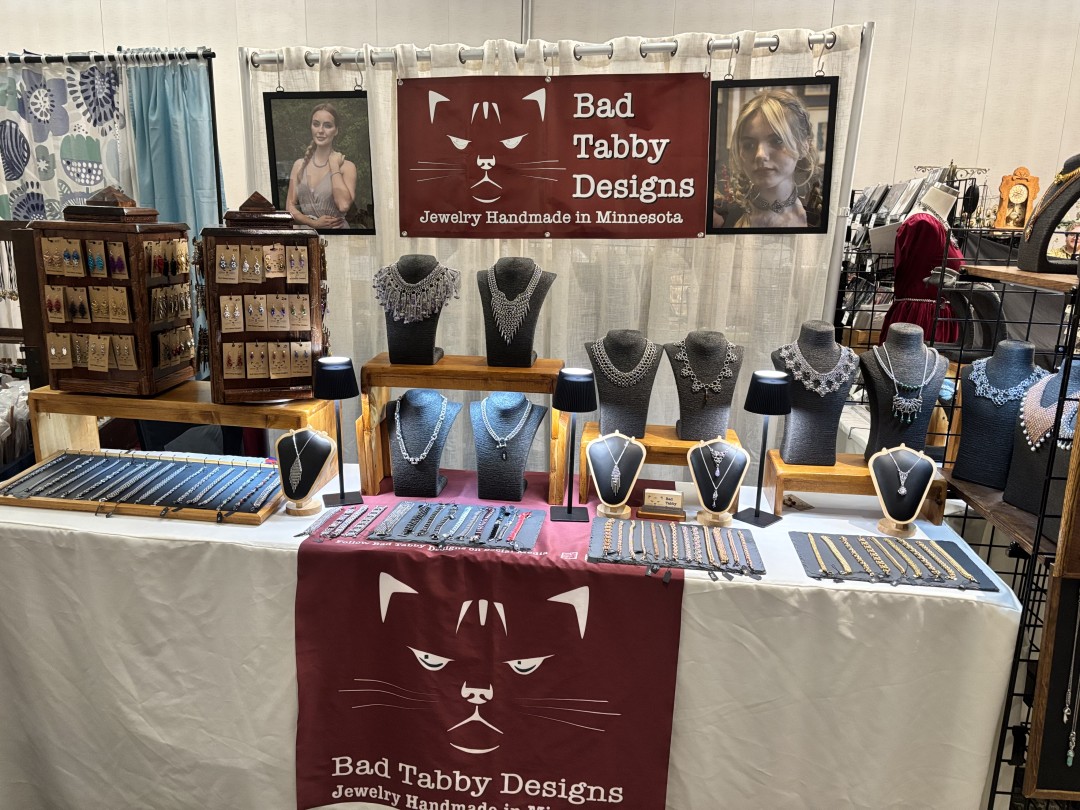 badtabbydesigns's tweet photo. Well underway at Paganicon! We’re here until 6 tonight and tomorrow from 10 to 4.

#badtabbydesigns #ChainmailJewelry #HandmadeJewelry #ArtisanMade #StatementJewelry #SmallBusiness #WearableArt #JewelryDesign https://t.co/iRO14NXmBy