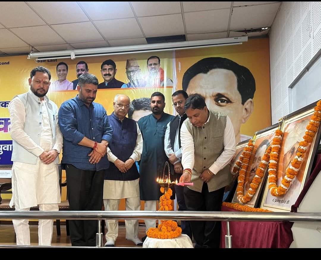 SumedhaArora14's tweet photo. प्रदेश पदाधिकारी परिचय बैठक 2026
भारतीय जनता युवा मोर्चा जम्मू कश्मीर..ll
@BJP4JnK 
@BJYM 
@IArunPrabhat ji https://t.co/MXnJP7J6Df