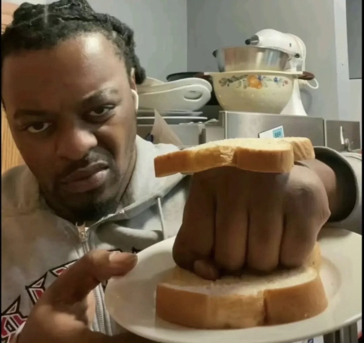 Remi 🌙🌻 tweet media