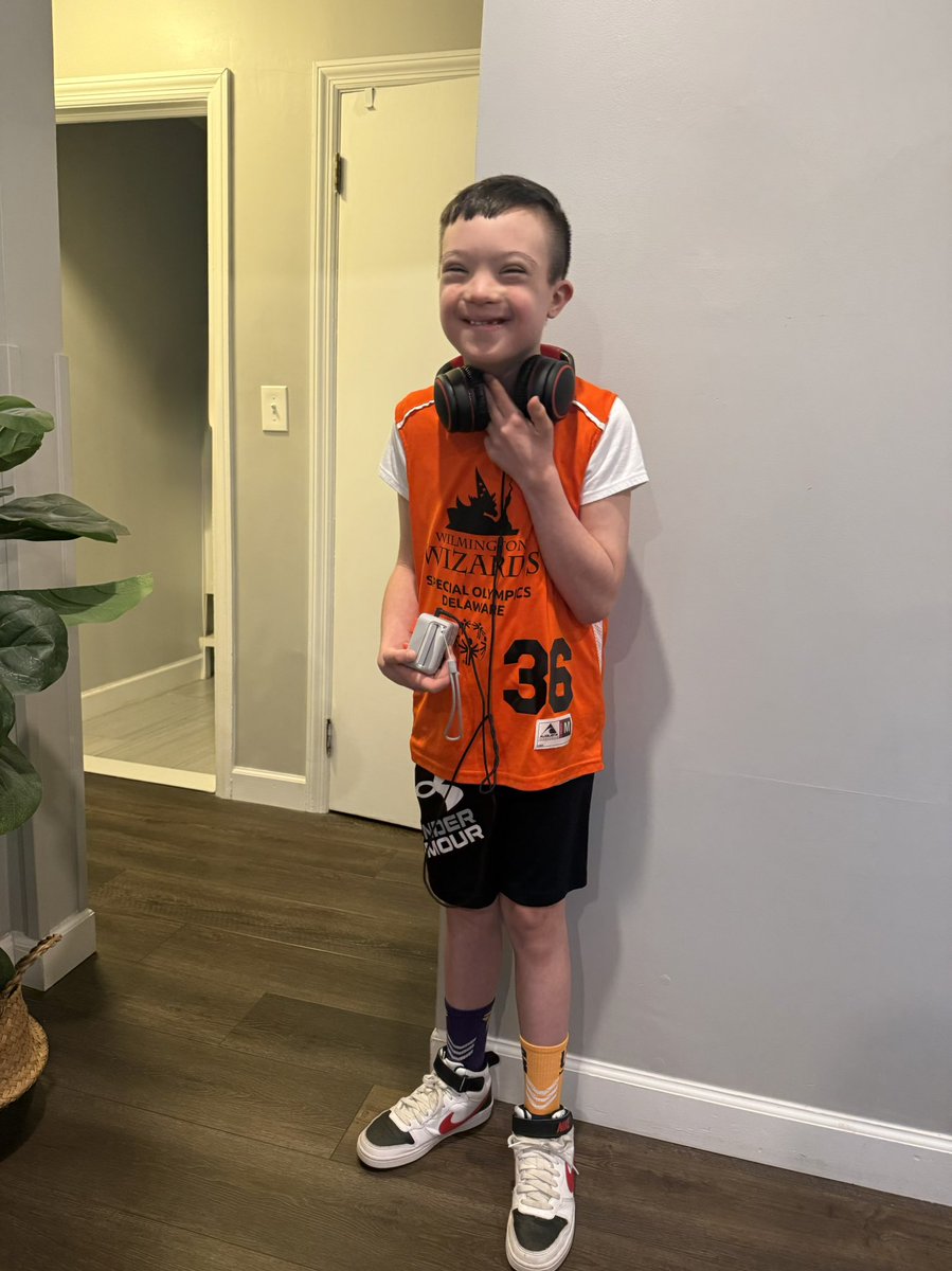 Kelsey Mango tweet media