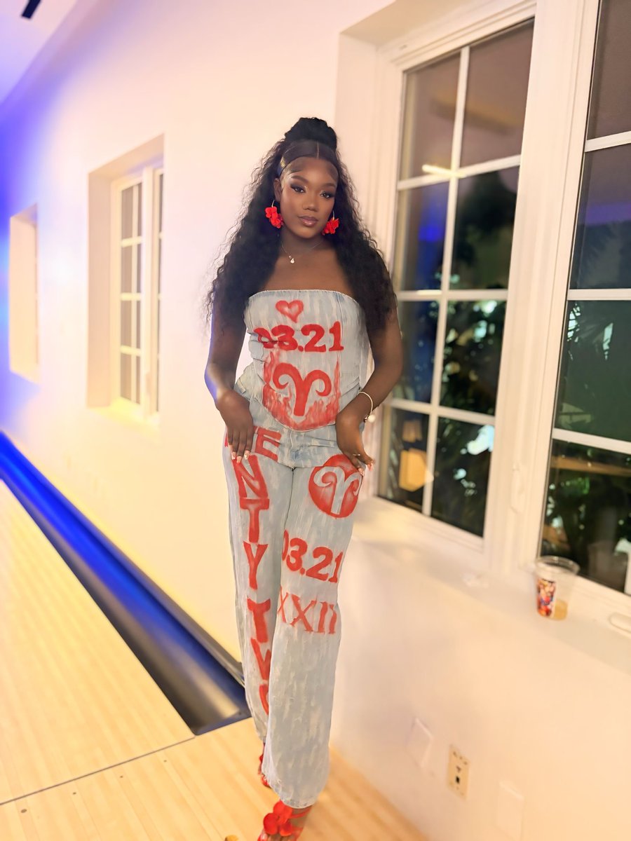 k_babyd's tweet photo. two decades plus two 🌹
Happy Birthday to Me ♈️🥰 https://t.co/rHxURwEqvc