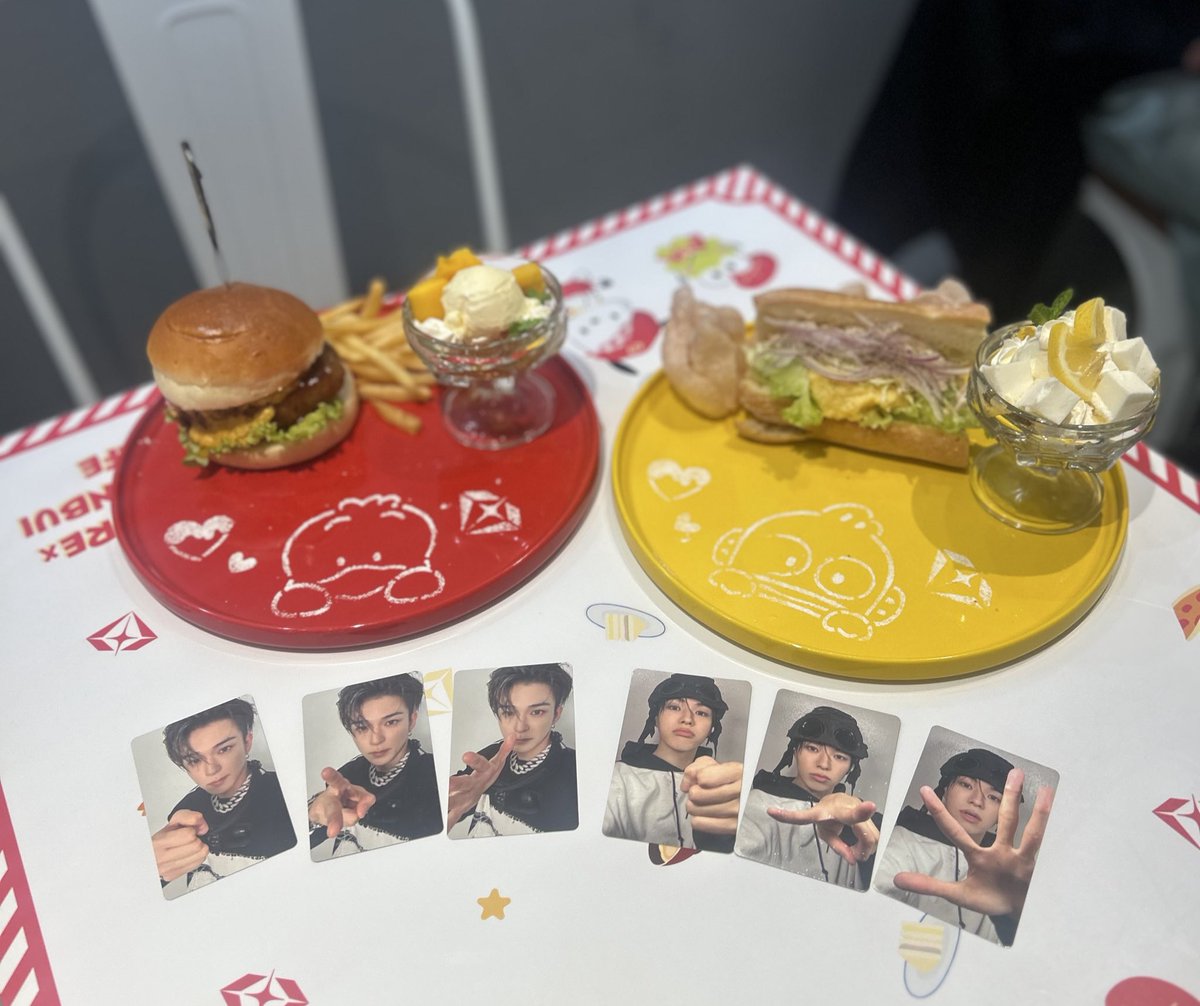 ixuillq47's tweet photo. はぴだんぶいカフェ☕♡ https://t.co/uTx7cywEie