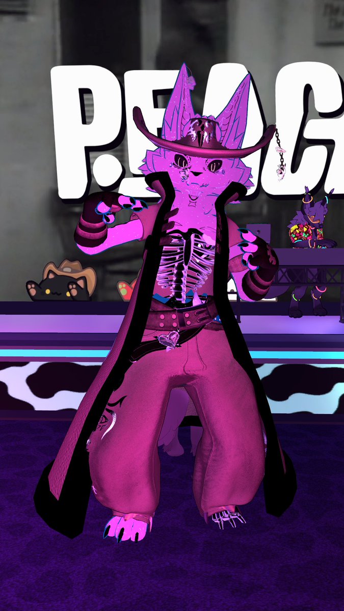 Skyz 🔜 Furdu & Furality tweet media