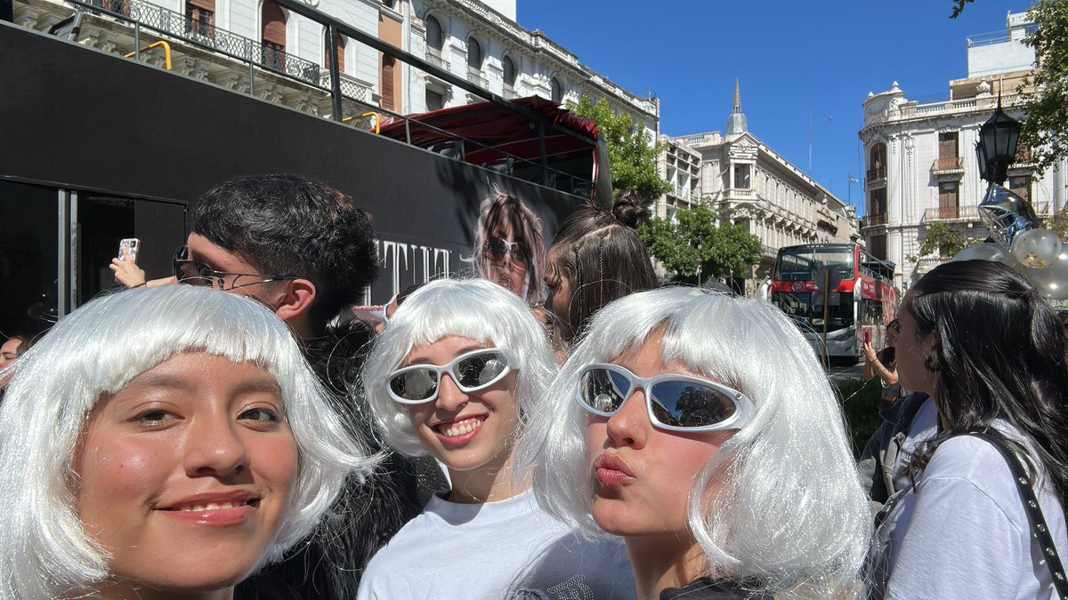 emi 🛸 tweet media