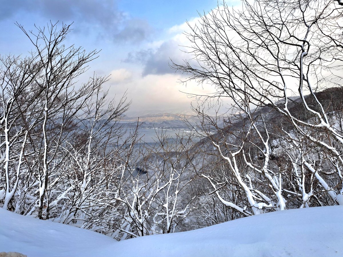 VTEC33272478's tweet photo. 発荷峠から十和田

雪国の冬は終わらない～ https://t.co/YBLXNF3BDQ
