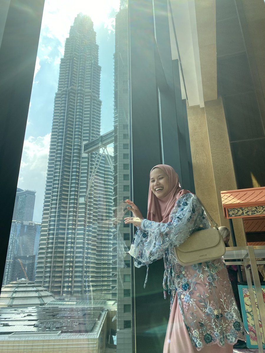 Admaliza's tweet photo. Terberaya sebelah KLCC tahun ni. 

Eid Mubarak 🤍 https://t.co/YGupWtP1AT
