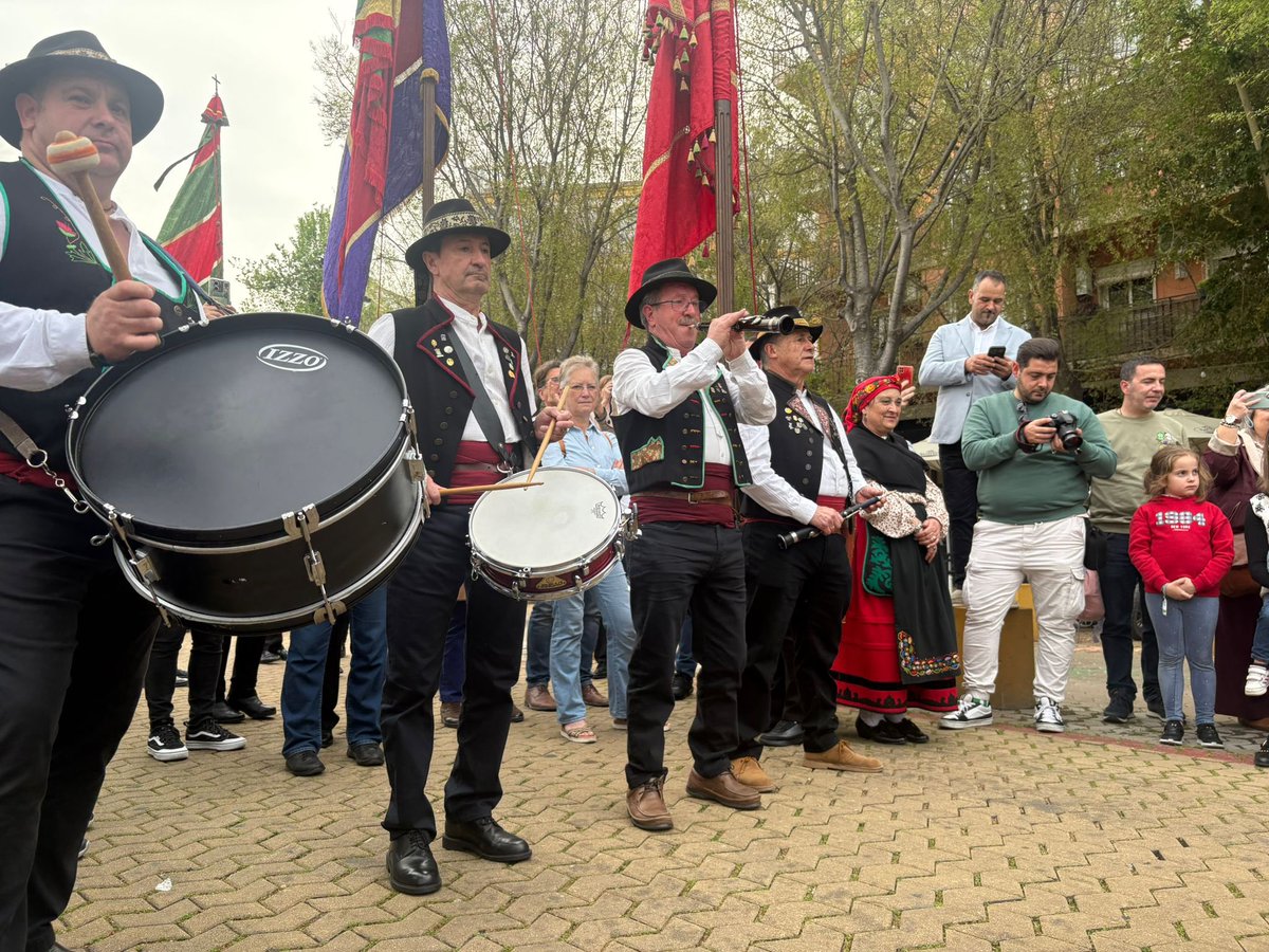 La8 LEÓN tweet media