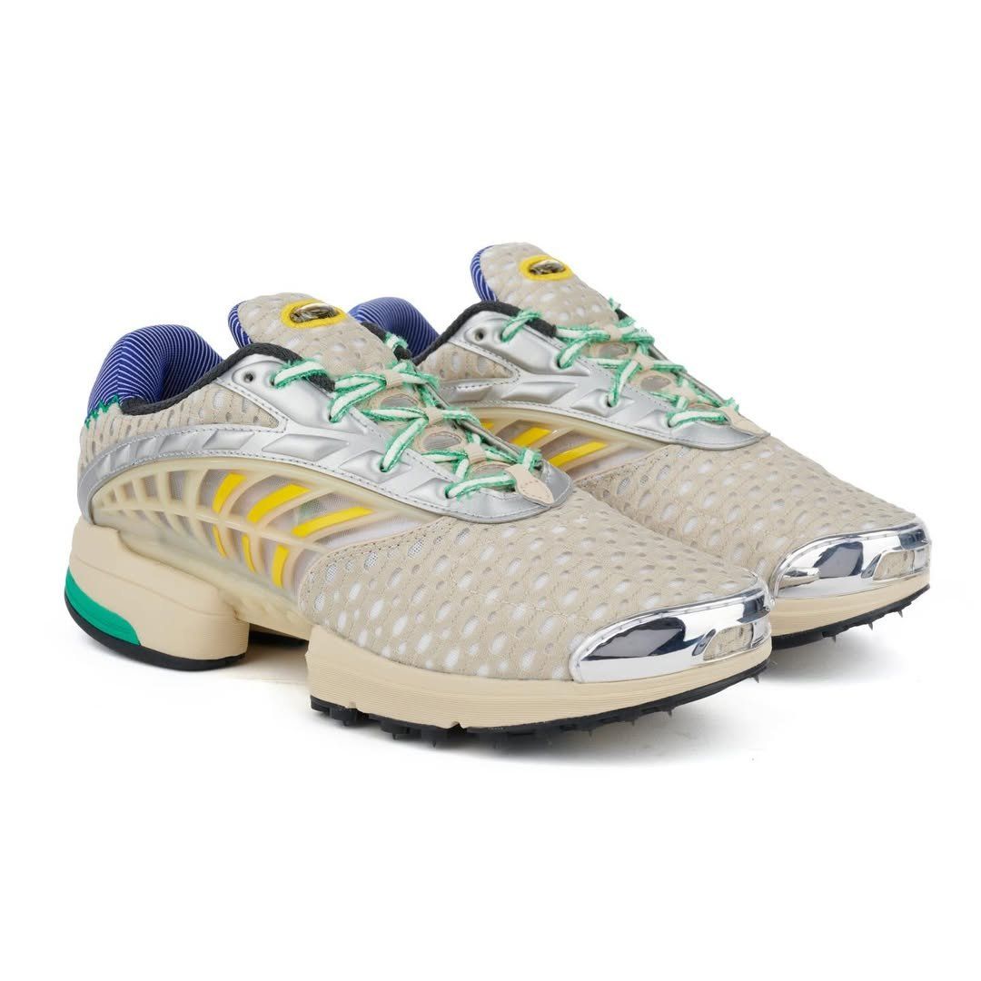 SneakerShouts's tweet photo. 50% OFF the Brain Dead x adidas Climacool 2 "Grey" 

BUY HERE: https://t.co/E24N9AiO8Y https://t.co/JdqkIPJLR0