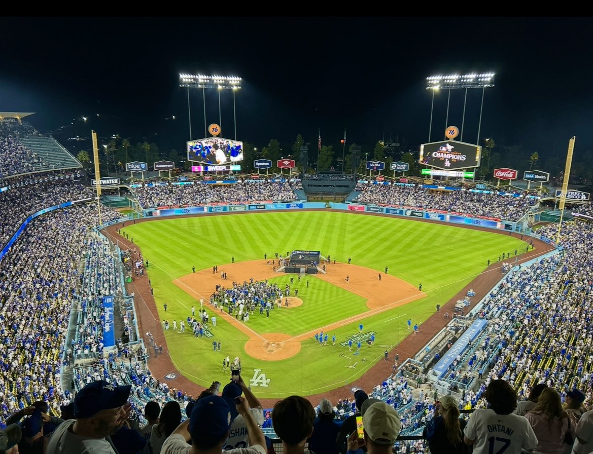 c | 🐾 tweet media