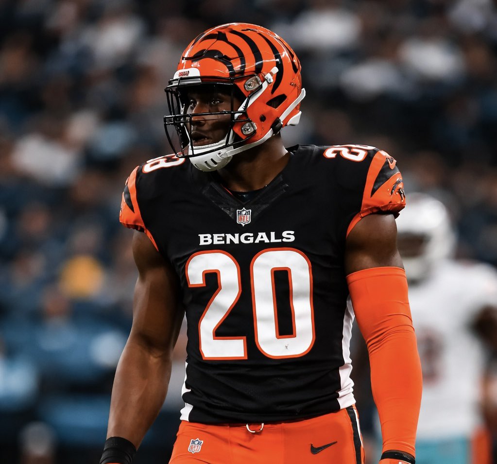 Sports with Strawberry Ice tweet media