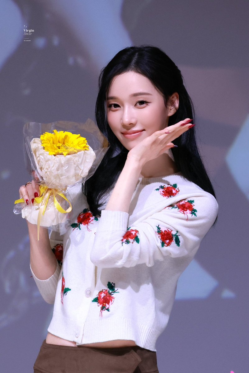 Winter #윈터 tweet media