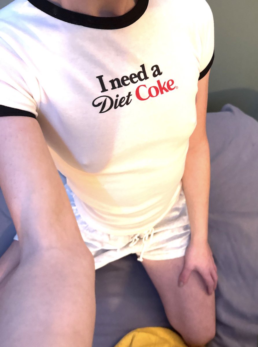 pro ana wintour🦋 tweet media