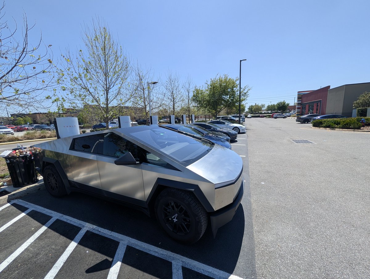 CybertruckFamily tweet media