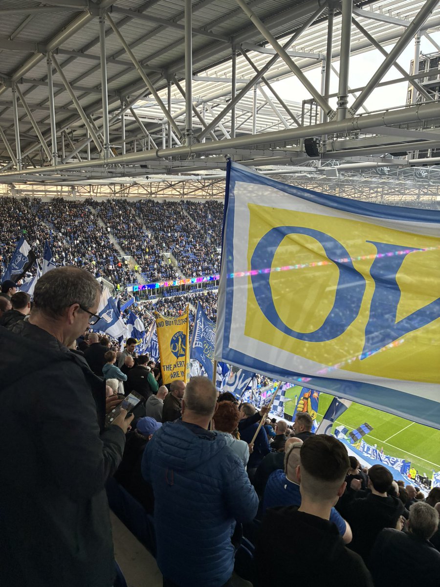 siobhán tallon 💛🖤 tweet media