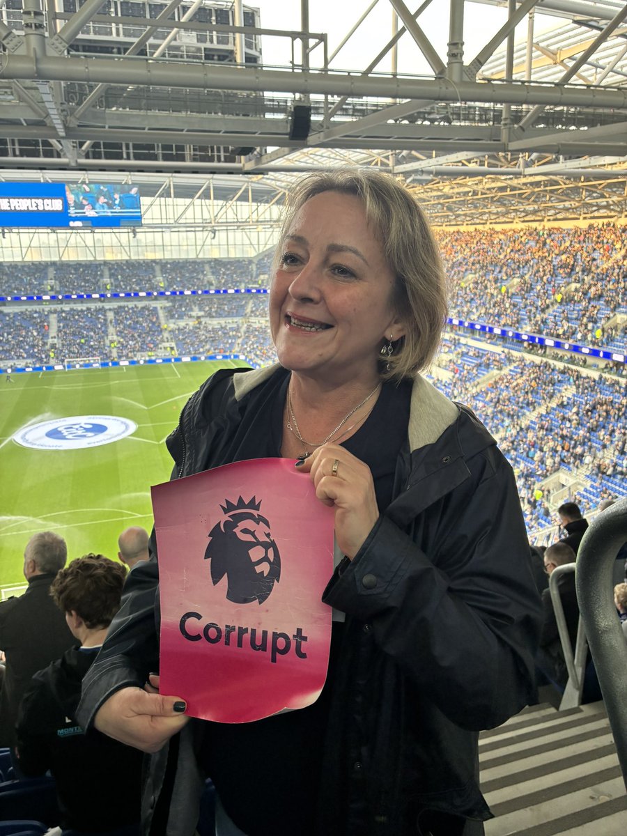 siobhán tallon 💛🖤 tweet media