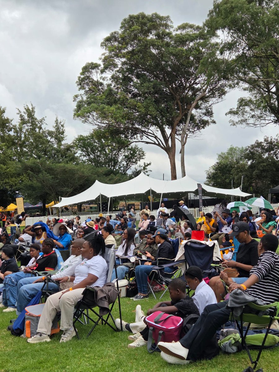 visitjoburg's tweet photo. Today Joburg gathered in full spirit-families, friends, and music lovers all celebrating Human Rights Day under the glow of @officialjazzinthelights. A perfect blend of culture, freedom and sound #welcome2joburg #visitworkplay #visitjoburg  #JazzInTheLights #artsalive https://t.co/WVelIGzl7R