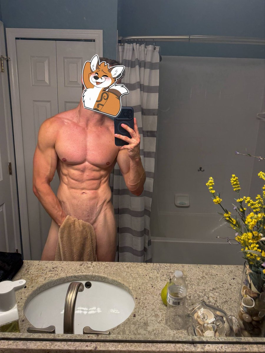 RaizuTheFox's tweet photo. Do you guys also like pears? :3. https://t.co/Z5RMDHSgYH