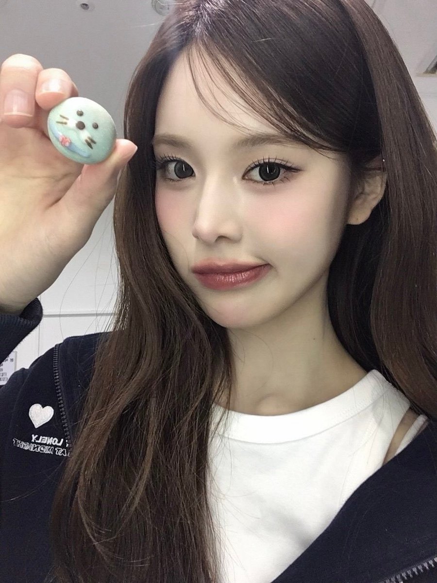 idoldrip_'s tweet photo. 하단 링크를 통해 구매 시 일정 수수료를 제공받습니다.
𖥔*.･ 🔗https://t.co/0tg9mUHgNq

260320 이즈나 방지민 옷장 손민수 𖥔*.･
🔎 배드블러드 (BADBLOOD)
- ✧ 클래식 로고 후드 집업 - 네이비
🛒 가격: 113,400원

𖥔 전체 리스트는 상단 고정에서 확인
#방지민 #BANGJEEMIN #이즈나 #IZNA https://t.co/TyeYAHBxKY