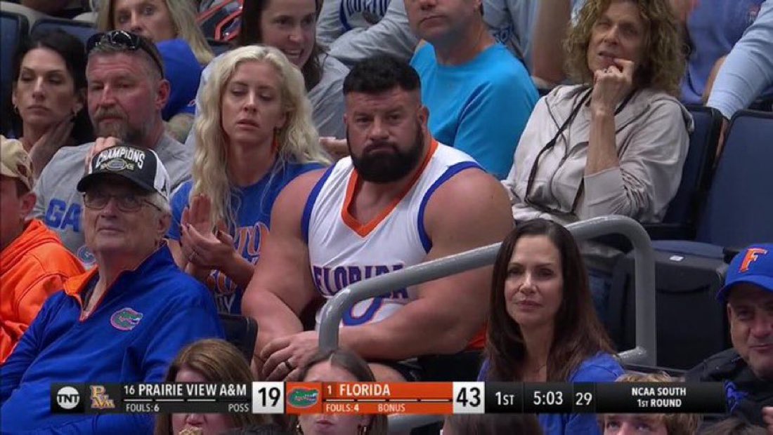 I imagine this is what skinny high school athletes who are afraid to lift because they’ll “get too bulky,” think will happen after 1 month of lifting