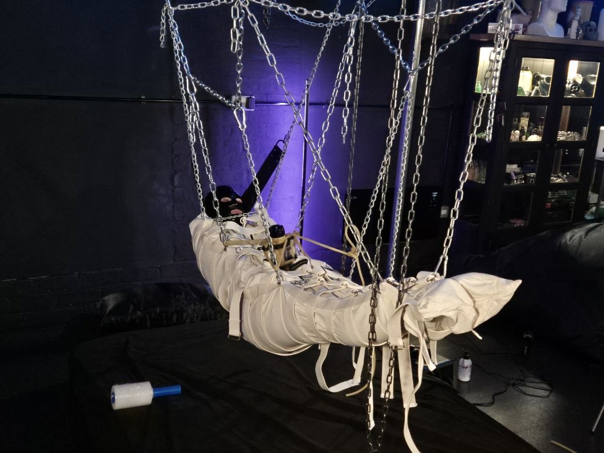 Latex Boy tweet media