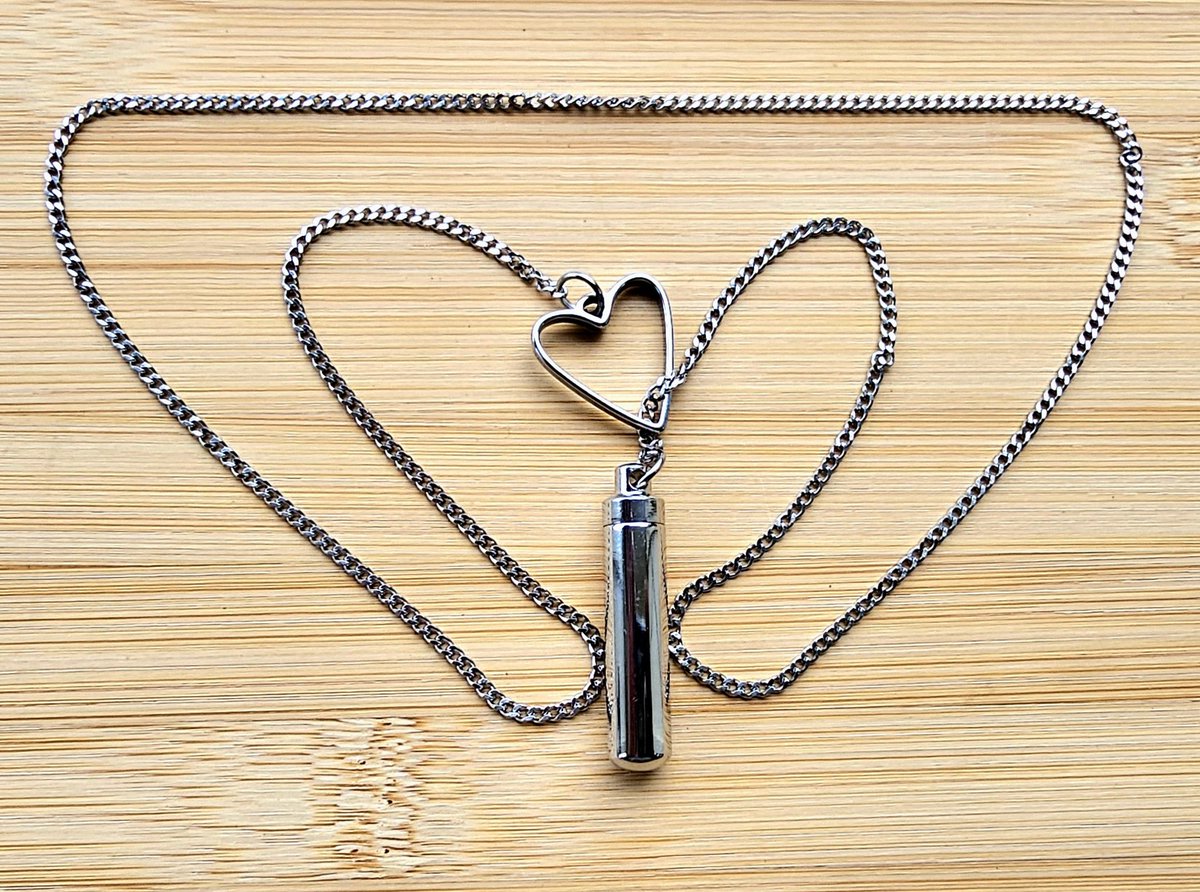 LockedinLove tweet media